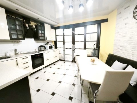 2-к квартира, 1/14 эт., 58м²