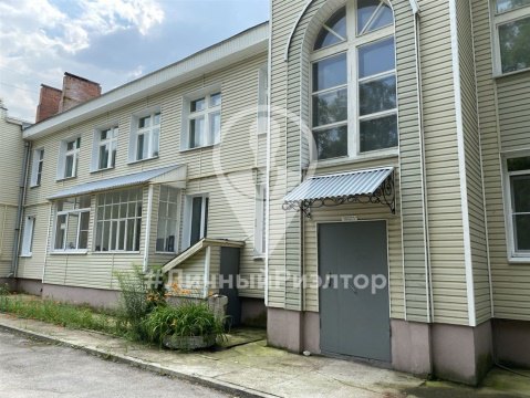 3-к квартира, 1/2 эт., 102м²