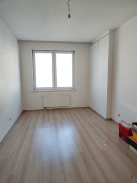 3-к квартира, 13/18 эт., 82м²