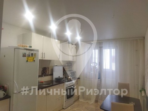 2-к квартира, 3/10 эт., 65м²