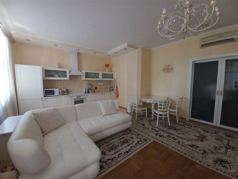 2-к квартира, 2/24 эт., 70м²