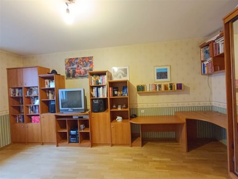 2-к квартира, 6/17 эт., 50м²