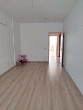 3-к квартира, 13/18 эт., 82м²