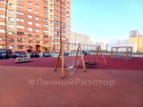 1-к квартира, 10/18 эт., 24м²