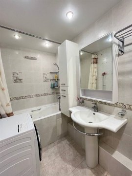 4-к квартира, 3/10 эт., 80м²