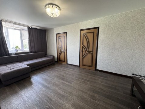 4-к квартира, 5/5 эт., 60м²