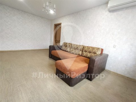 2-к квартира, 4/10 эт., 50м²