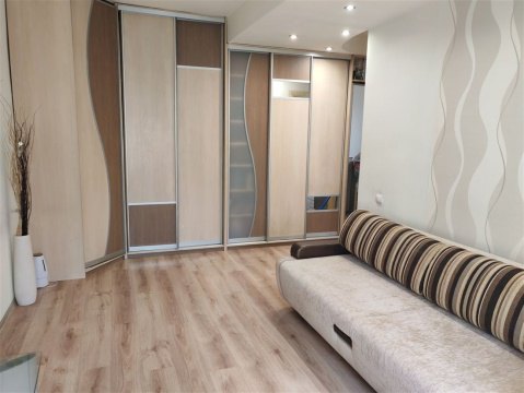 1-к квартира, 6/12 эт., 42м²