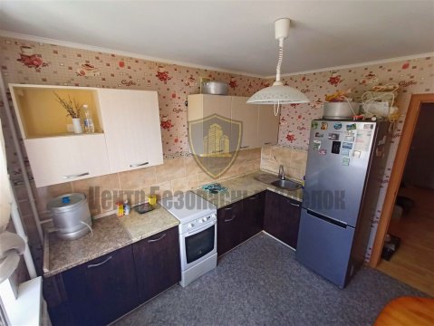 2-к квартира, 8/10 эт., 64м²