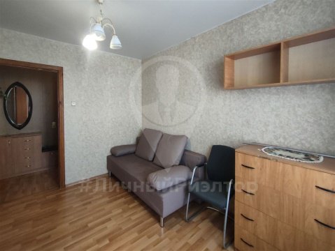 2-к квартира, 8/9 эт., 50м²