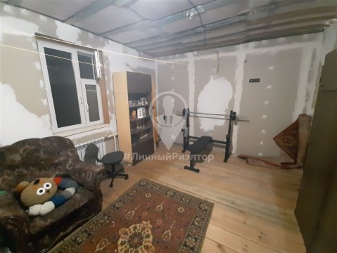 Дом 198м², участок 3 сот.