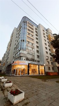 2-к квартира, 9/10 эт., 71м²