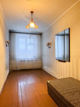 3-к квартира, 5/5 эт., 55м²