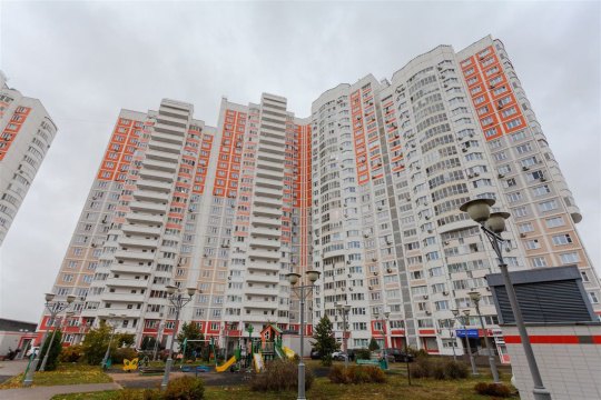 1-к квартира, 18/23 эт., 42м²