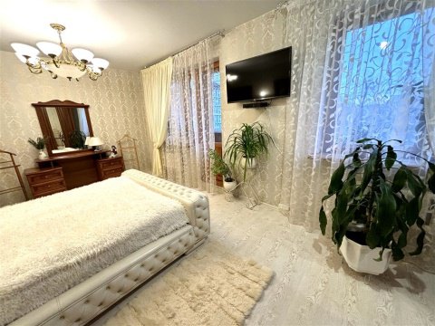 3-к квартира, 4/5 эт., 80м²