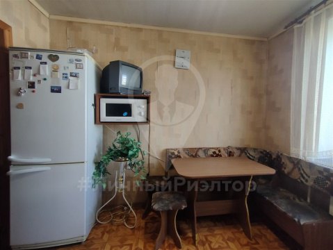 2-к квартира, 8/9 эт., 50м²