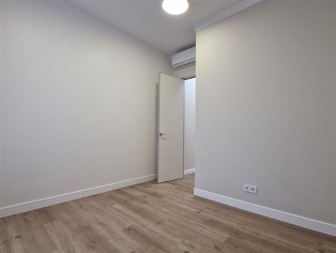 2-к квартира, 10/36 эт., 77м²