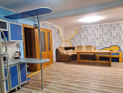 5-к квартира, 2/2 эт., 200м²