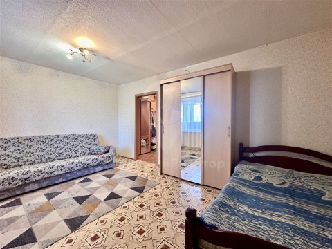 1-к квартира, 4/10 эт., 38м²