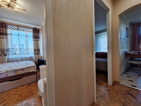 2-к квартира, 8/12 эт., 40м²