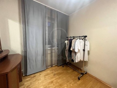 3-к квартира, 5/5 эт., 55м²