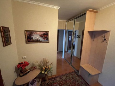 3-к квартира, 6/10 эт., 68м²