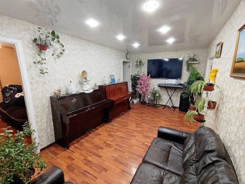 3-к квартира, 2/5 эт., 61м²