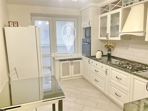 2-к квартира, 9/10 эт., 48м²