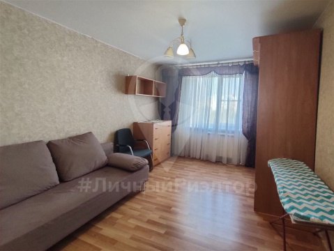 2-к квартира, 8/9 эт., 50м²