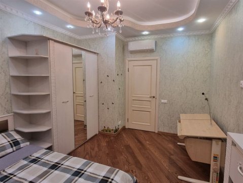 3-к квартира, 10/15 эт., 77м²