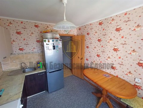 2-к квартира, 8/10 эт., 64м²