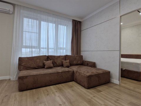 2-к квартира, 10/36 эт., 77м²