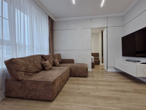 2-к квартира, 10/36 эт., 77м²