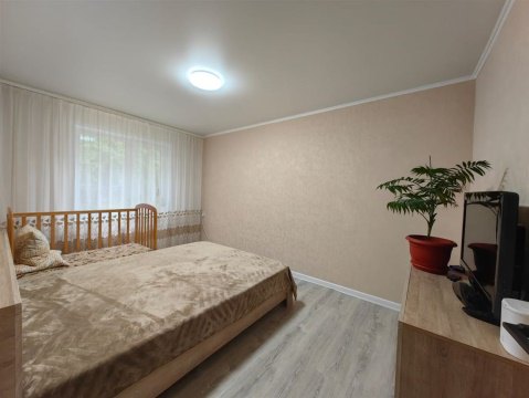 3-к квартира, 2/5 эт., 60м²