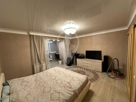 2-к квартира, 8/11 эт., 71м²