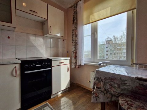 3-к квартира, 8/9 эт., 60м²