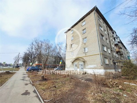 3-к квартира, 5/5 эт., 43м²