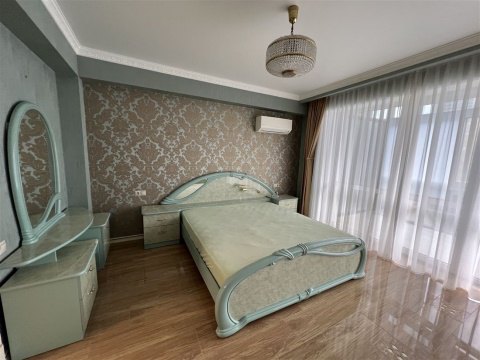 4-к квартира, 3/12 эт., 151м²