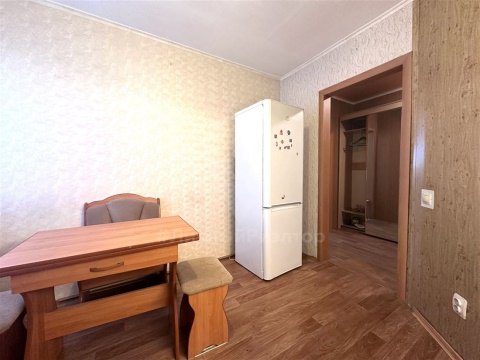 1-к квартира, 4/10 эт., 38м²