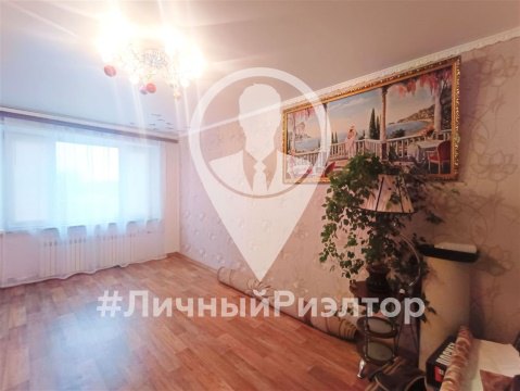 2-к квартира, 5/5 эт., 42м²