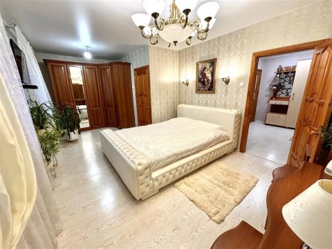 3-к квартира, 4/5 эт., 80м²