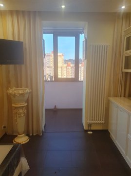 2-к квартира, 9/17 эт., 77м²