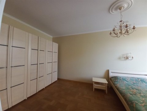 2-к квартира, 2/24 эт., 70м²