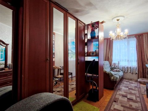 3-к квартира, 1/5 эт., 58м²