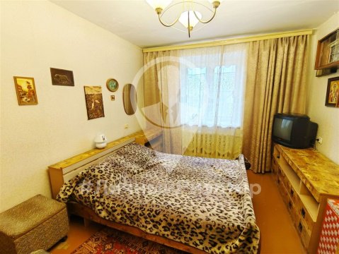 3-к квартира, 5/5 эт., 60м²