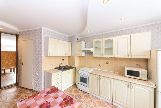 2-к квартира, 1/10 эт., 54м²