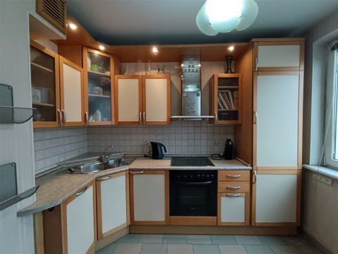 2-к квартира, 6/17 эт., 50м²