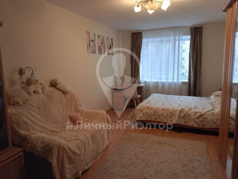 1-к квартира, 4/10 эт., 52м²