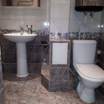 2-к квартира, 10/10 эт., 57м²