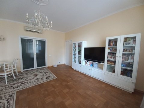 2-к квартира, 2/24 эт., 70м²